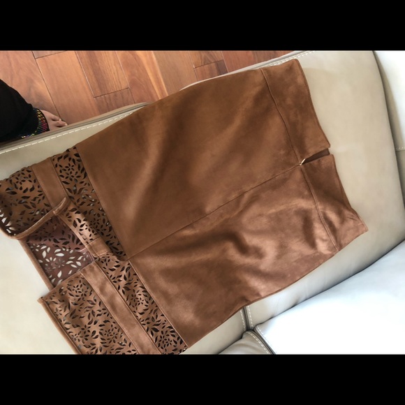 Size large, color tan suede. Brand Thalia - Picture 2 of 5
